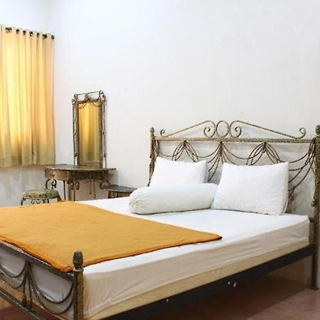 Отель Ruang Tidur At Dpalma Богор Экстерьер фото